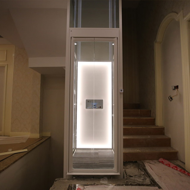 Hydraulic small lift for home dimensions and usage in various locations